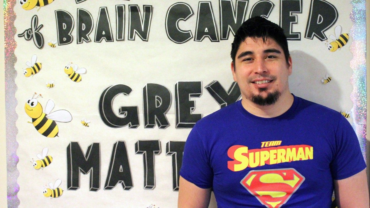 Pleoforic Xanthoastrotoma脑瘤幸存者Roberto Saenz在Team超人TeamTe